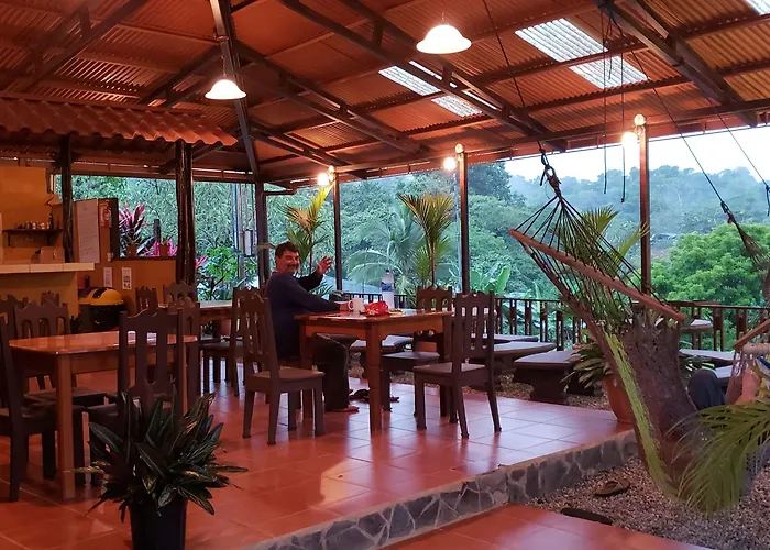 Cabinas Pura Vida B&B And Tour Operator