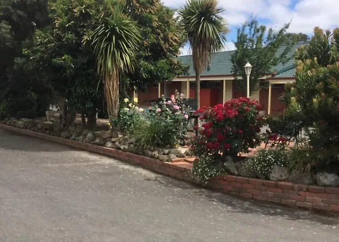 3 star hotels Cardigan Lodge