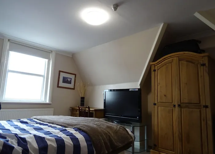 Hotel near College: Bcc Hotel