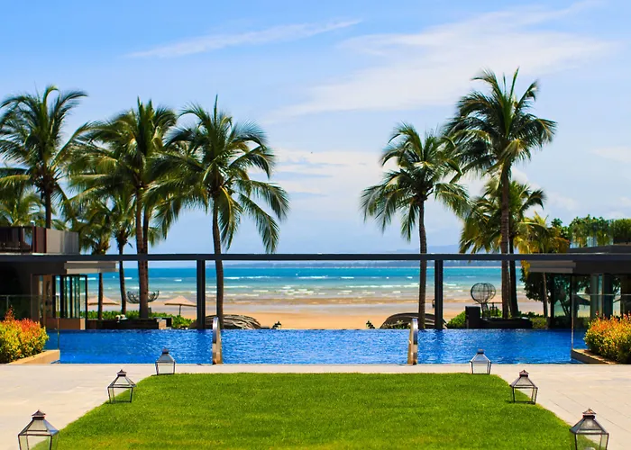 Phuket Marriott And Spa, Beach