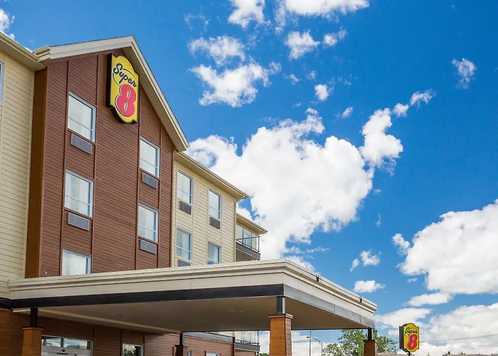 Romantic hotels Super 8 By Wyndham Mont Laurier