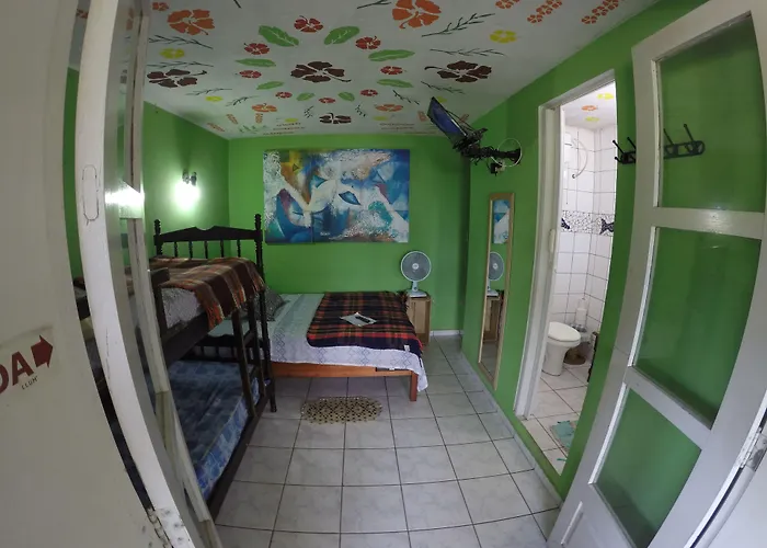 Golfinho Tropical Hostel E Pousada