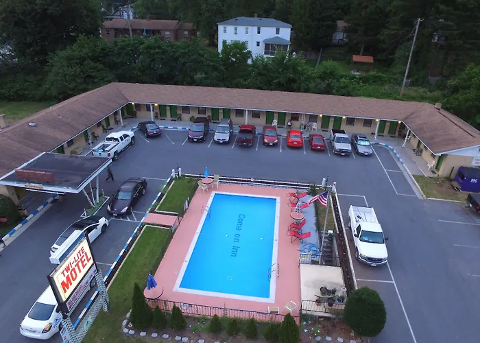 Cheap hotel: Twi-Lite Inn