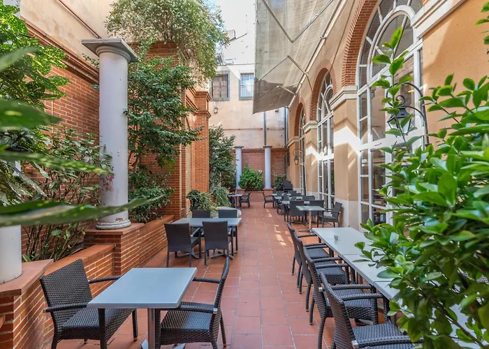 Hotel with Tennis: Plaza Hotel Capitole Toulouse