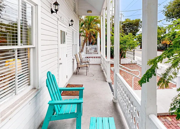 Cabin: Gardenia Getaway