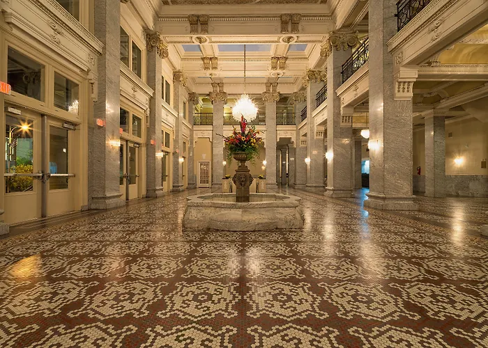 Central hotel: Hotel Bentley