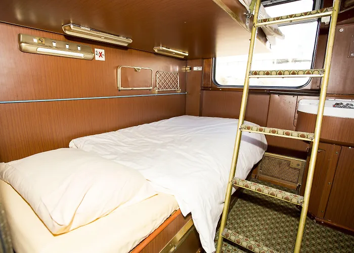 Hotel dichtbij College: Train Lodge Amsterdam