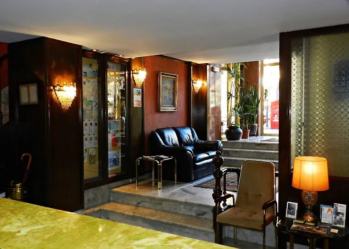 Hotel 5 Estrellas Alda Centro