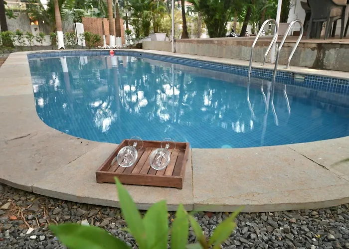 Gr Stays White House 4Bhk Private Pool Villa In Calangute