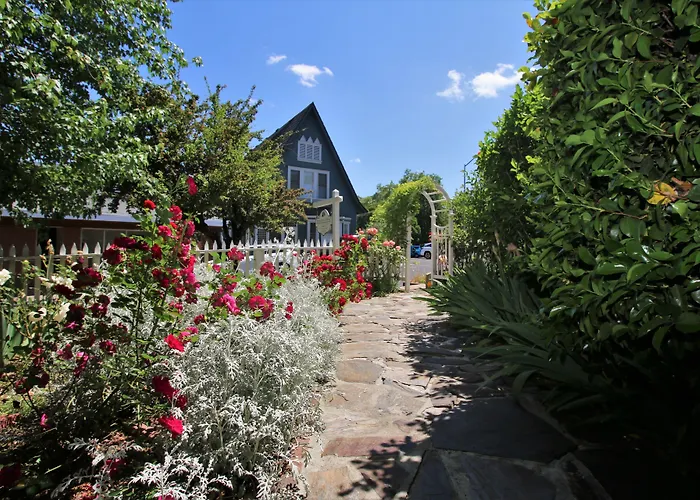 Pet Friendly hotel: Bradford Place Inn