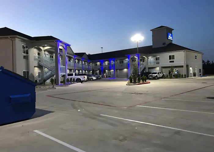 Haven Inn & Suites Willowbrook (Adults Only)