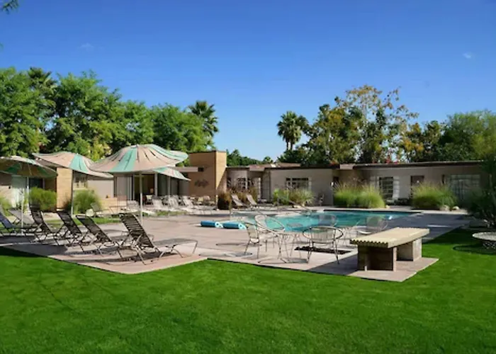 3 star hotel: The Hideaway - 21 And Over (Adults Only)