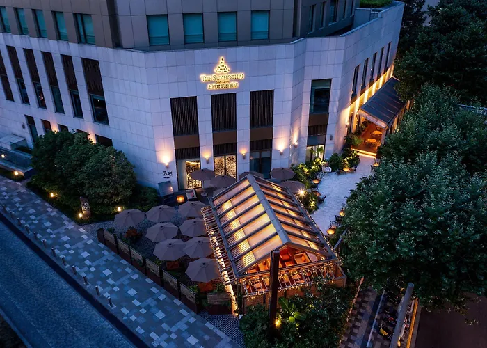 Boutique hotel only: The Sukhothai Shanghai