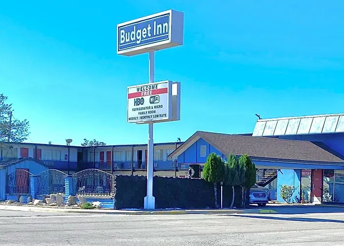Motel: Budget Inn