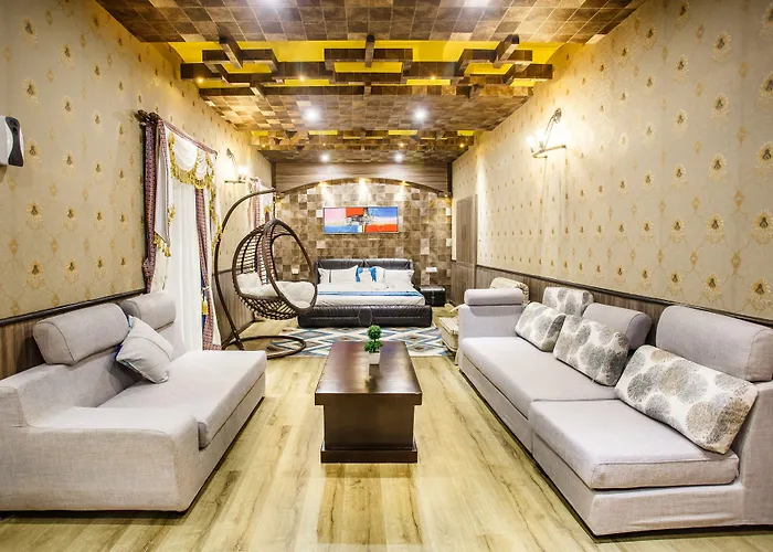 Royal Empire Boutique Hotel