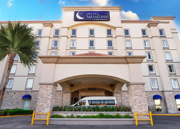 Hotel Mesaluna Near American Consulate