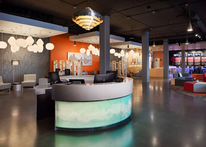 Pet Friendly hotel: Aloft Seattle Sea-Tac Airport