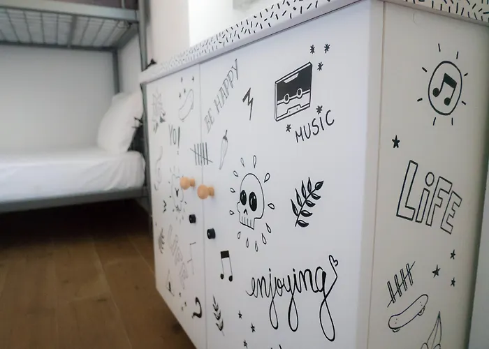 Hotel de pingue-pongue: Azen Cool House