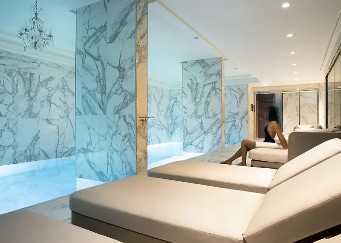 Hotels with pool Le Damantin & Spa