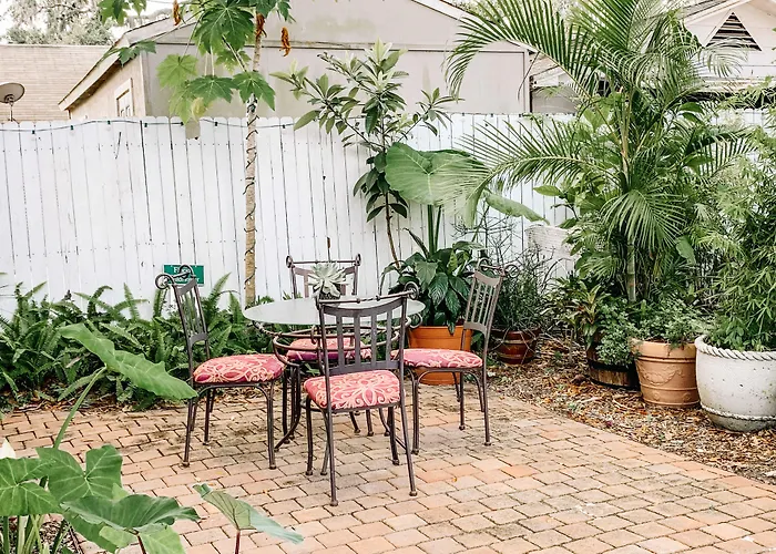 Park Place Inn And Cottages