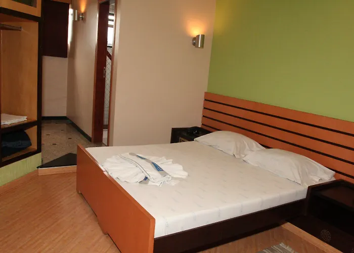 Platinum Hotel