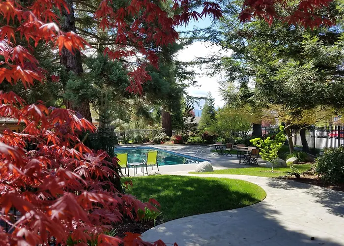 Redwood Hyperion Suites
