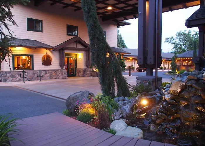 Redwood Hyperion Suites
