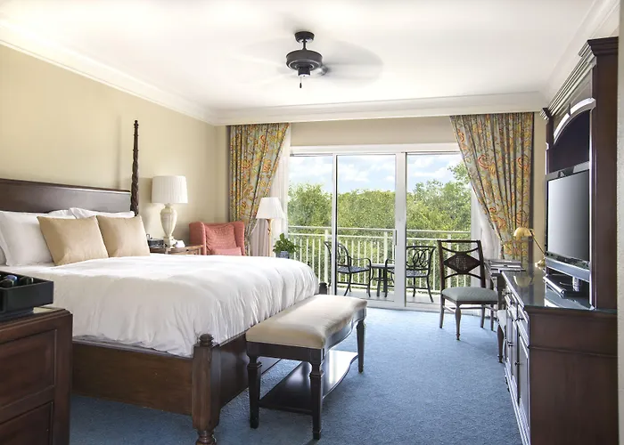 Inn And Club At Harbour Town
