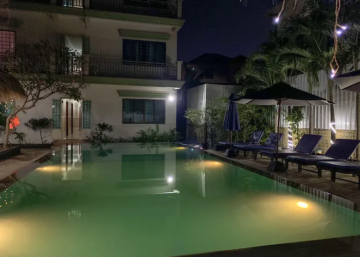 Hotel with view: Cheata Inn