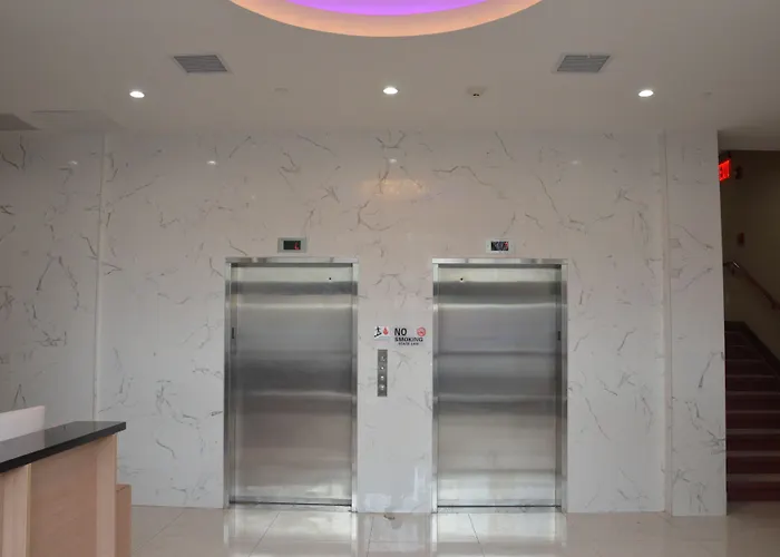 Cheap hotel: Lic Plaza Hotel