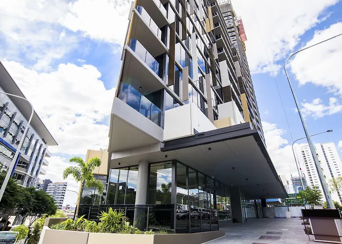 Hotel with pool: Brisbane One Apartments By Cllix