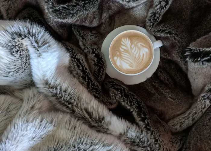 Luxury hotel only: Maison Montagne