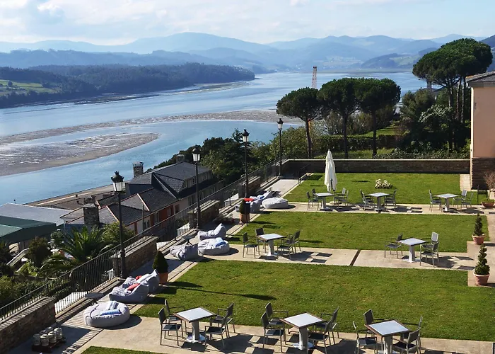Hotel de 4 estrellas: Parador De Ribadeo