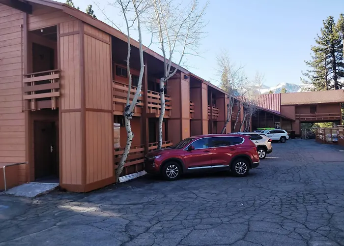 Motel: Ventura Grand Inn