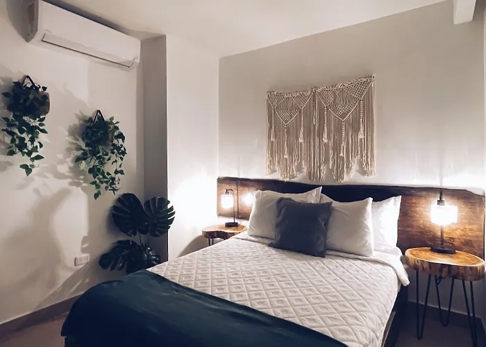 Hotel Jacuzzi: Studio 27