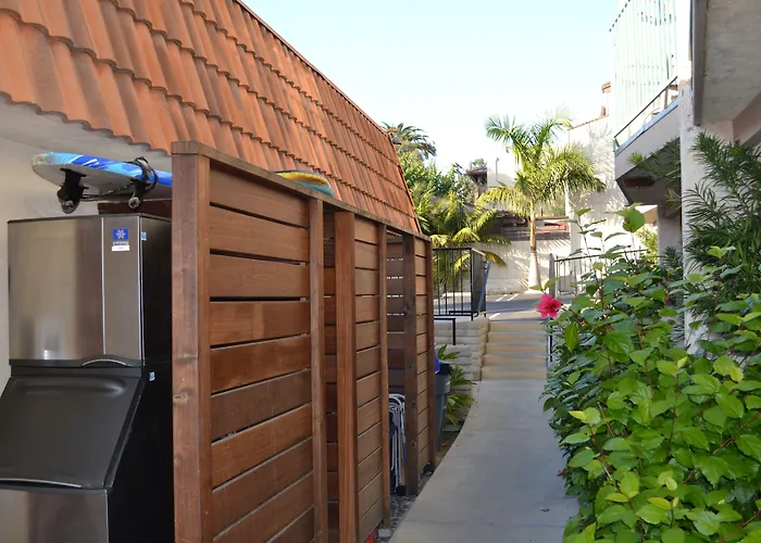 Hotel with Tennis: Moonlight Beach Motel