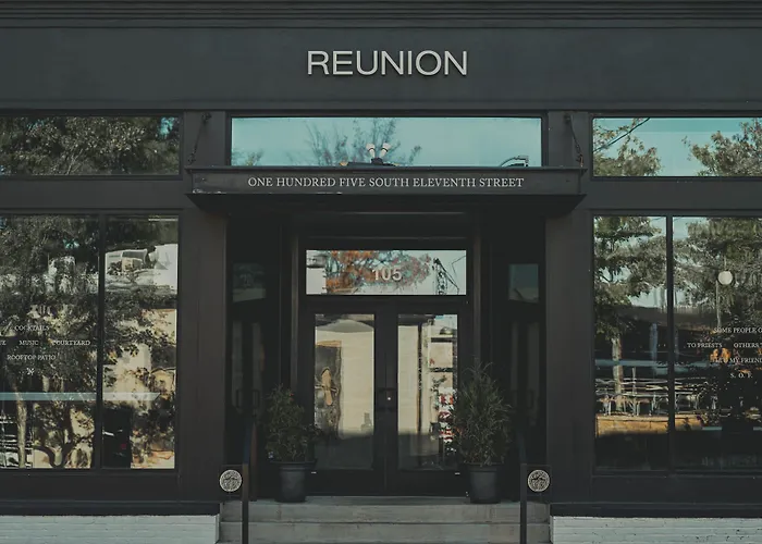 Hotels Close to Airport Reunion