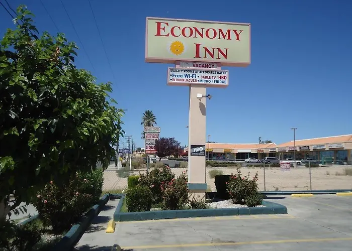 Motel: Economy Inn