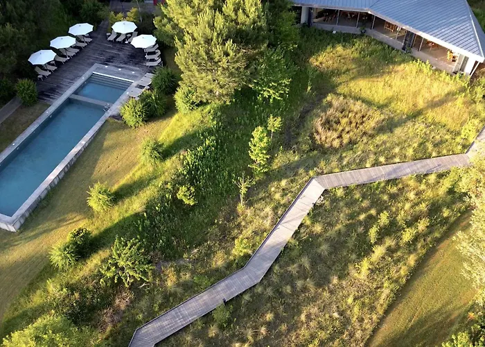 Les Échasses Golf&Surf Eco Lodge