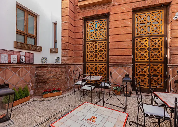 La Ermita Suites - Unico Hotel Monumento De Cordoba