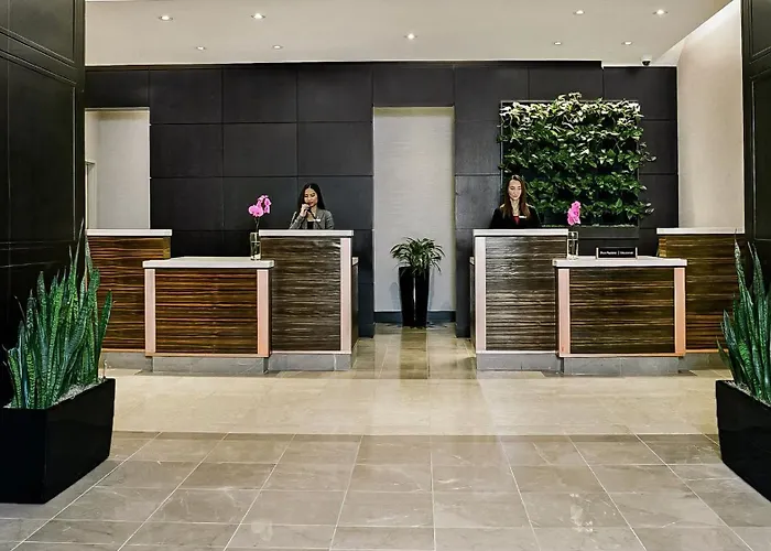 Hotel with Tennis: Crowne Plaza Toronto - North York By Ihg