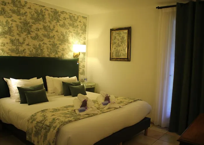 Logis Hôtel La Bastide De Grignan&Restaurant La Chênaie