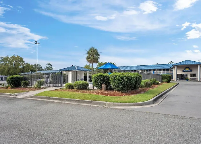 Kid friendly hotel Days Inn By Wyndham Valdosta I-75
