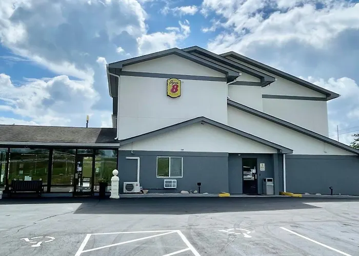 Resort: Super 8 By Wyndham Corbin Ky