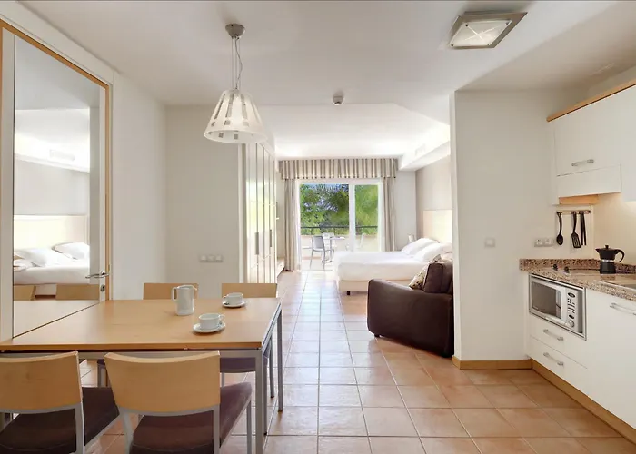 Elviria Hills Living