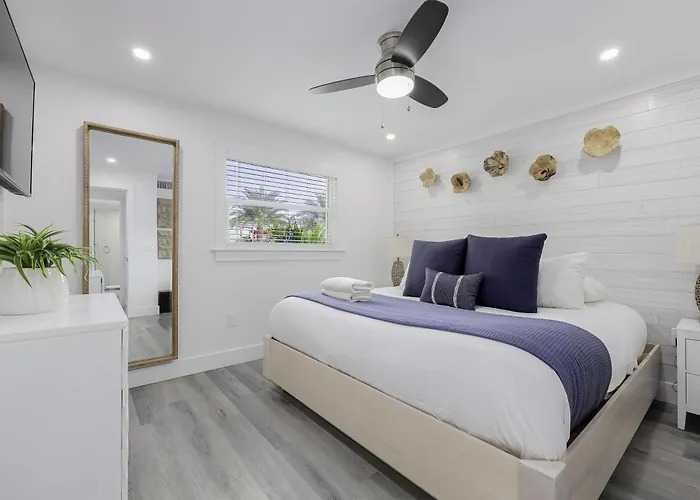 Cabin: Siesta Key Beach Resort And Suites