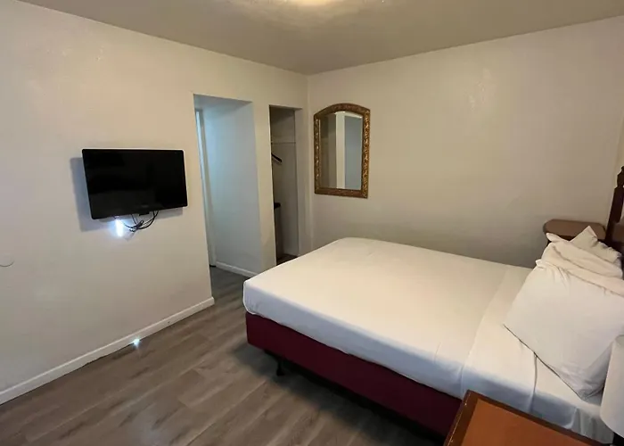 Cheap hotel: Economy Inn Paso Robles