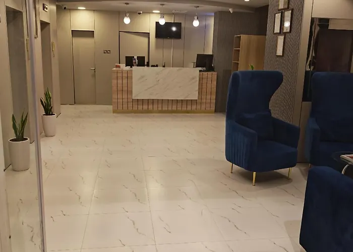 3 star hotel: Aldar Hotel