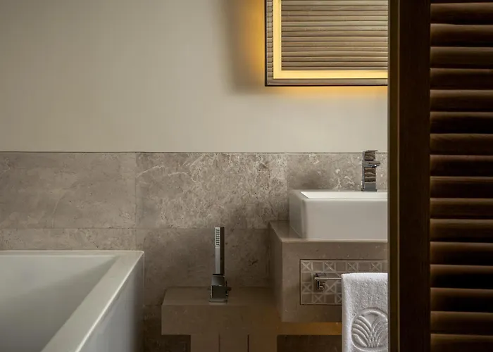 Saadiyat Rotana Resort And Villas