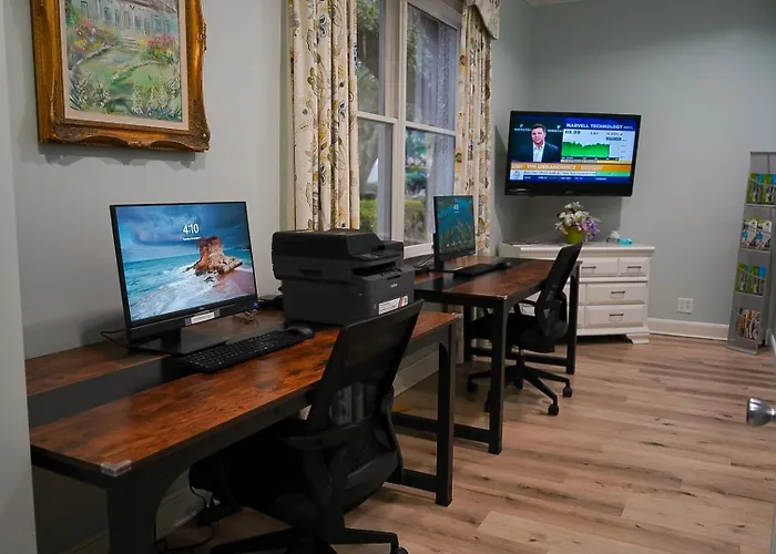 Cheap hotel: Epworth By The Sea